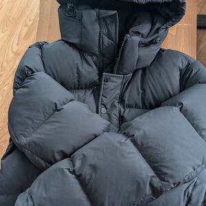 Aritzia Black Puffer Jacket